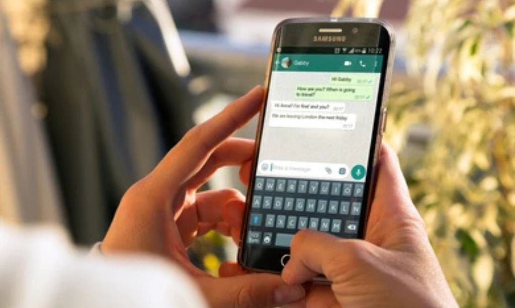 WhatsApp Launches Message cating