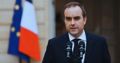 Le Premier ministre français démissionne