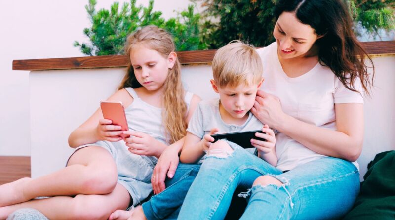 interdiction réseaux sociaux enfants Danemark