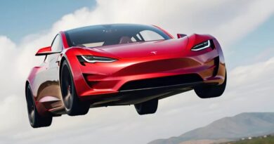 Tesla Roadster volant