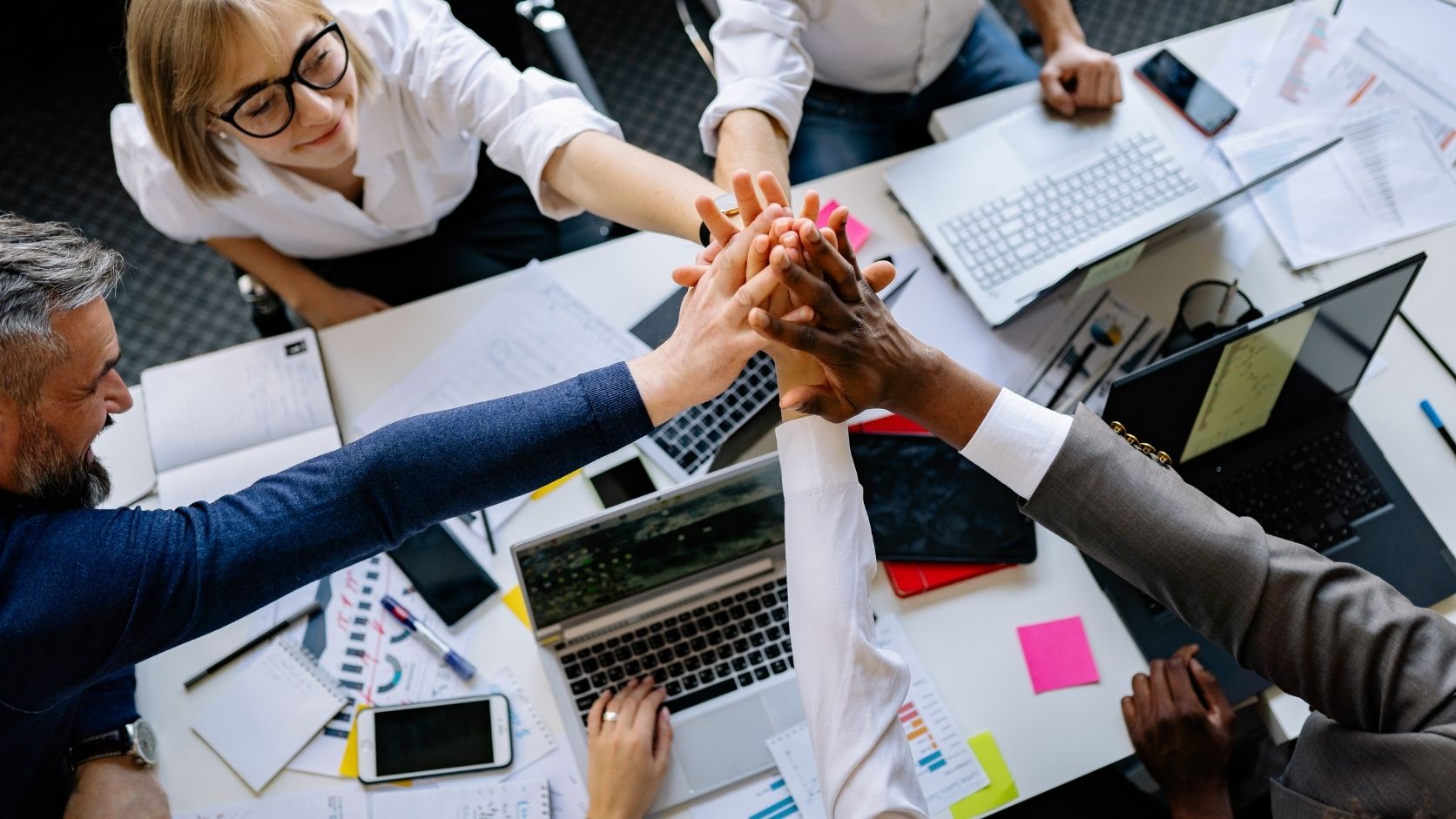 Comment Structurer la Communication dans une Entreprise SaaS Remote